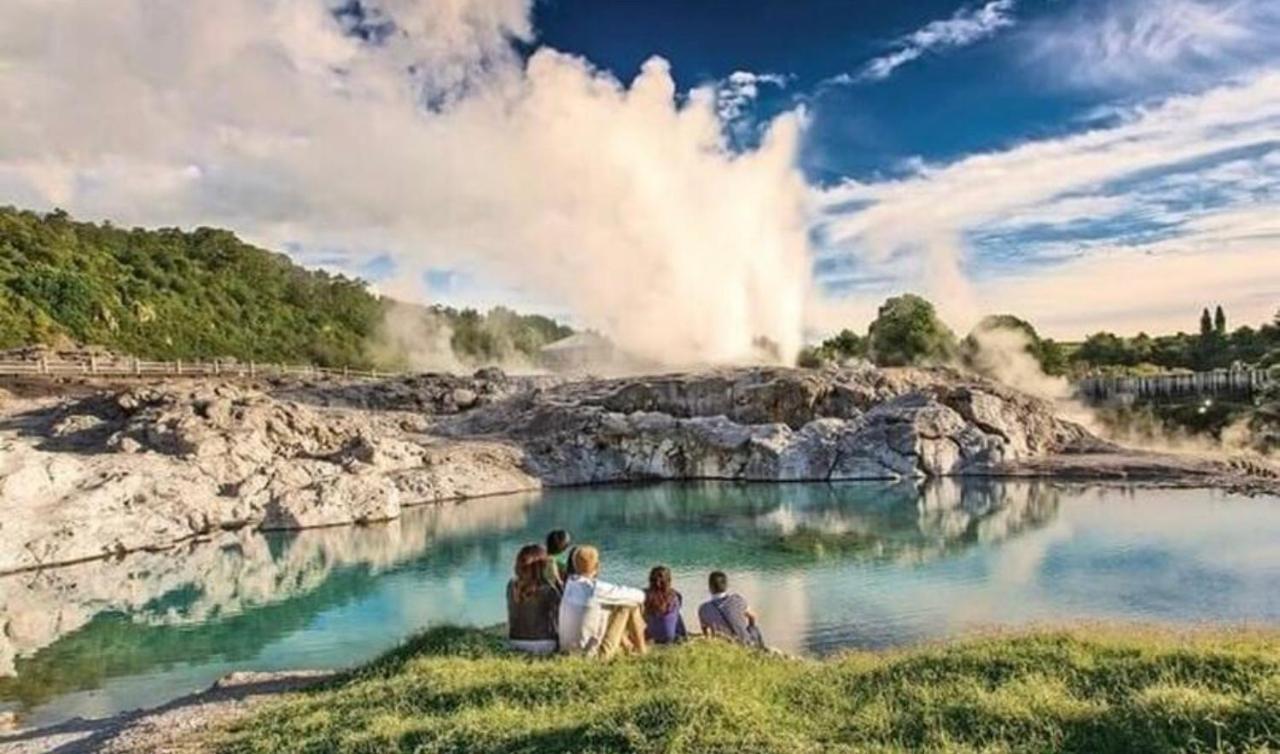 Skyline Mountain View Lodge Up To 16 People روتوروا المظهر الخارجي الصورة
